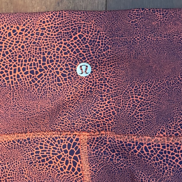 Lululemon Invigorate High-Rise Tight 25" Crackle Glaze Vintage Orange Larkspur - Picture 4 of 7